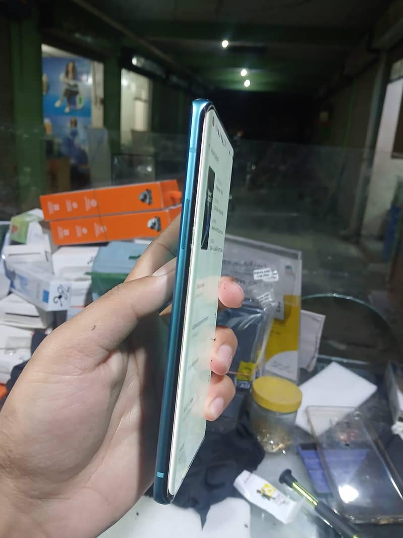 ONE PLUS 8 PRO . . . . . . 2