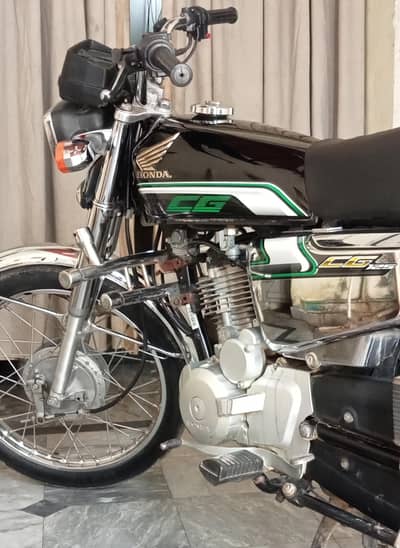 Honda 125 2023 model special edition total genuine condition 10/10