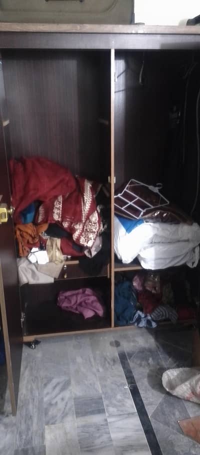wardrobes for clothes and for locker cash