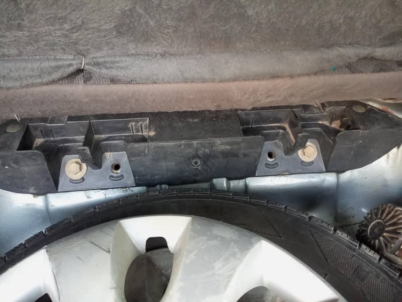 2004 فل اپشن سینٹر  فیملی استعمال نیو کار 4