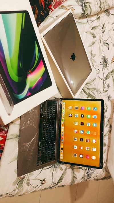 MacBook Pro M2 Chip 2022 13 Inch 8/256