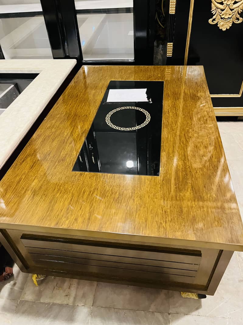 Centre table 0