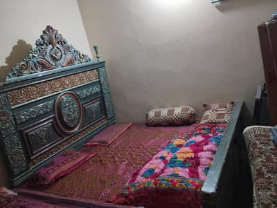 single bed in used