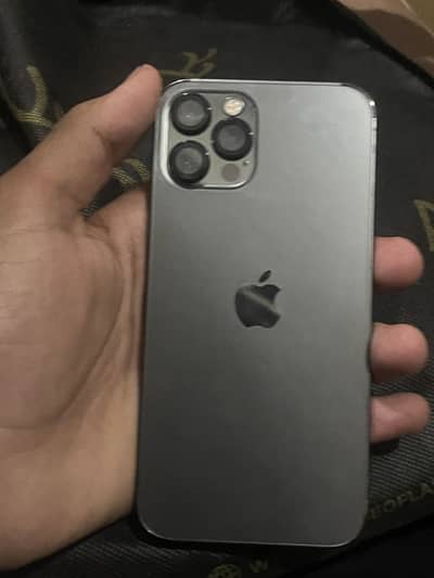 IPHONE 12PRO.     FACTORY UNLOCK.      256GB.        72%BATTERY