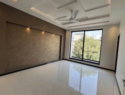 House Spread Over 10 Marla In Bahria Town - Sector E Available