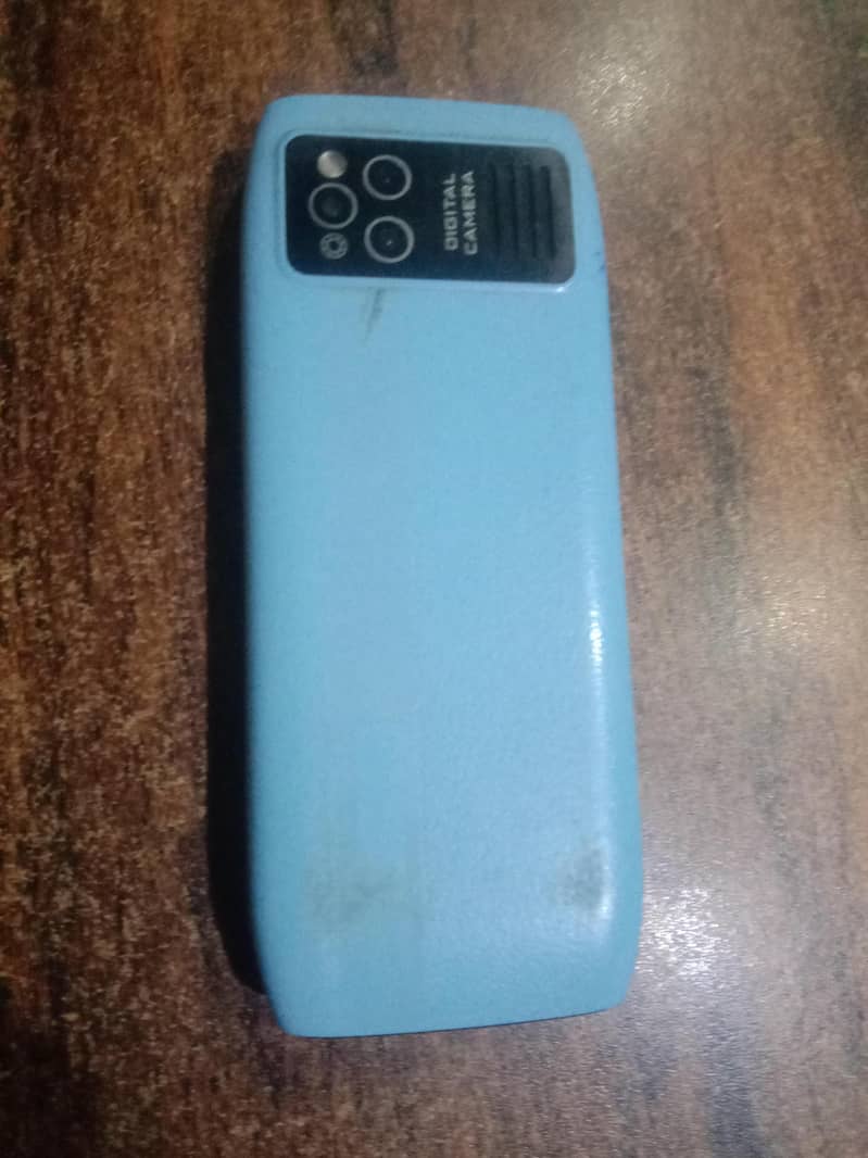 Qmobile E4 Quad pro 1