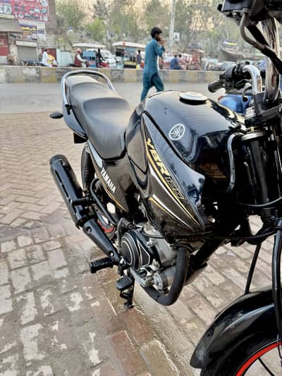 YAMAHA YBR 125 ESD