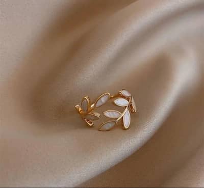 Leaf Design Adjustable Ring