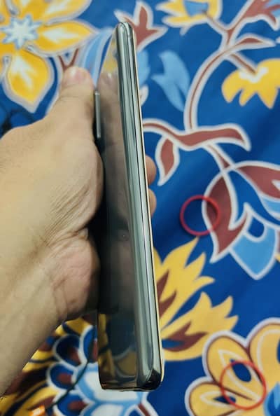 Samsung Galaxy S20 plus (+).   8/128