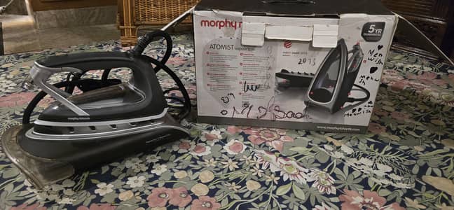 Morphy Richards Steam Iron