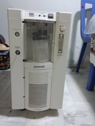 Yuwell 7F-5EW Oxygen Concentrator 5L – Excellent Condition
