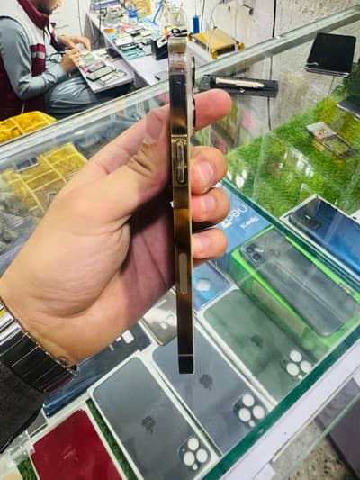 13 pro max urgent sale  10/10 condition non pta