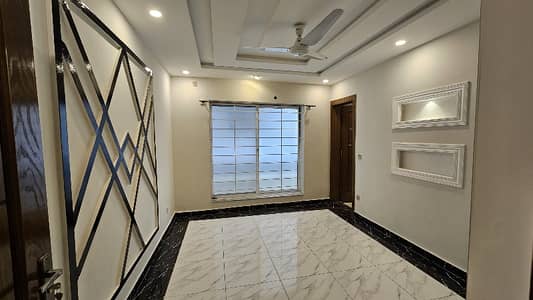 Corner G-15 House Sized 233 Square Yards