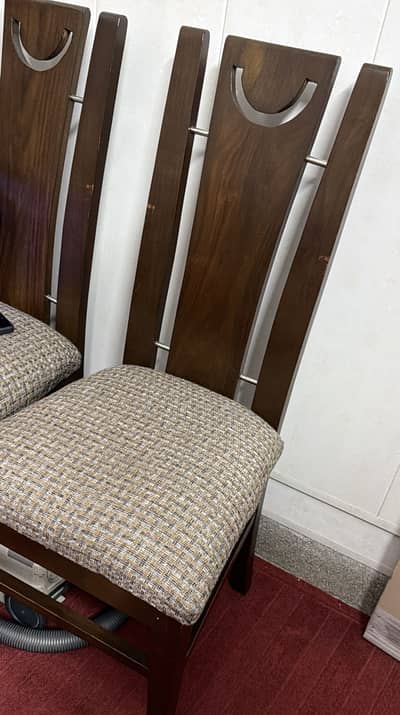 Dining Table with 6 chairs