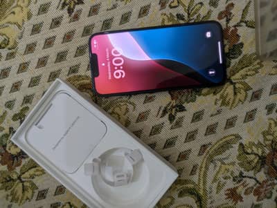 iPhone 13 (128GB) - Midnight Blue