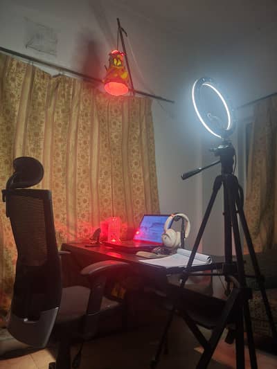 computrr chair and table workstation