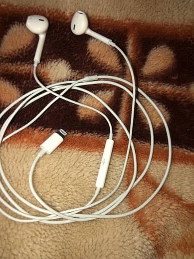 iphone original earphones