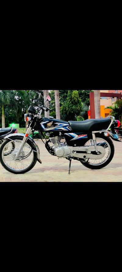 Honda 125 2025  Black