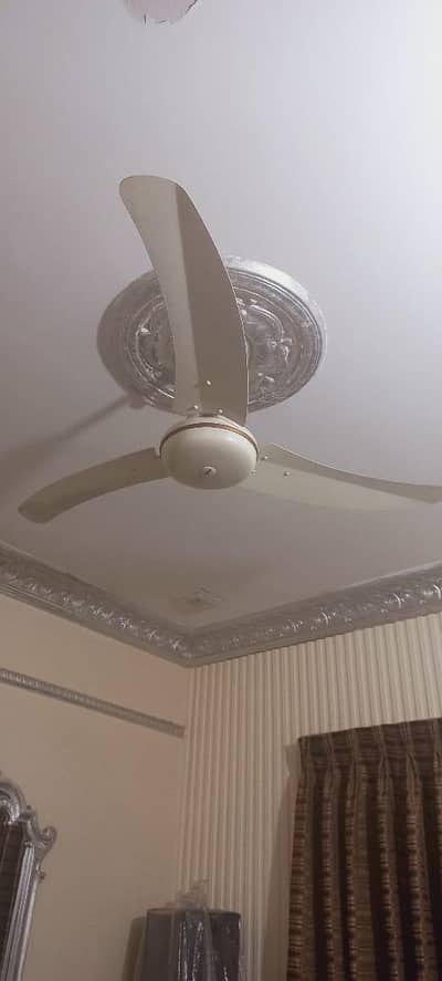 ceiling fan in good condition