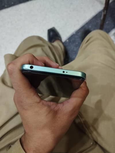 redmi note 12. . . . urgent sale. . 8+4 ram . 128 gb memory.