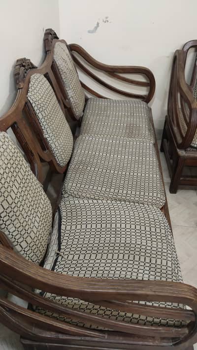 Lakri ka Sofa Set + Glass Table – Good Condition (Negotiable)