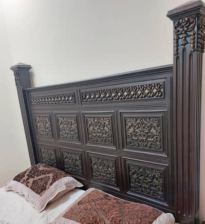 King Size Chinioti Bed Set with Side Tables & Dressing – Like New