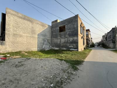 5.25 Marla Corner Plot Hussain Block For Sale