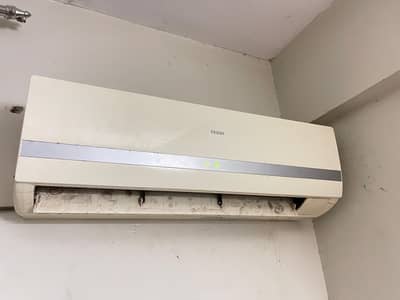 Haier 1 Ton simple A. c