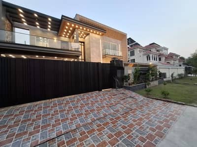 1 Kanal House Situated In EME Society For Sale