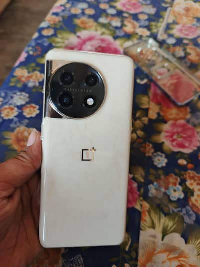 One Plus 11 5G Ram 16+12 Memory 512 Gb