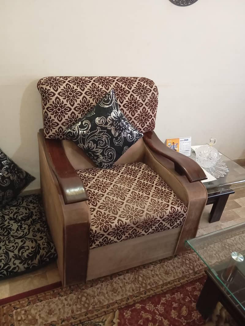 5 Seaters Sofas & 3 Tables 1