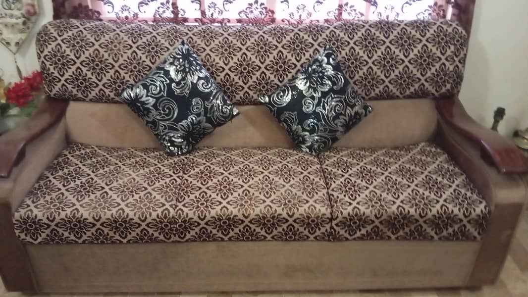 5 Seaters Sofas & 3 Tables 2