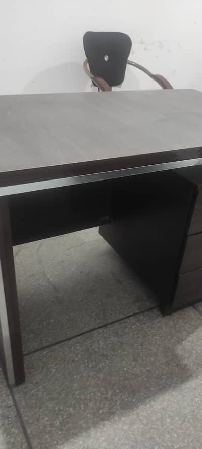 office table good condition