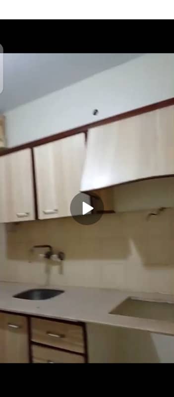 Silent Commercial 3 bed lounge corner ground floor for rent