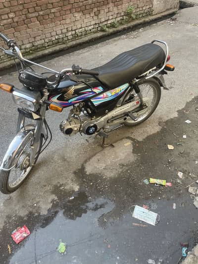 Honda 70 2024 black clr
