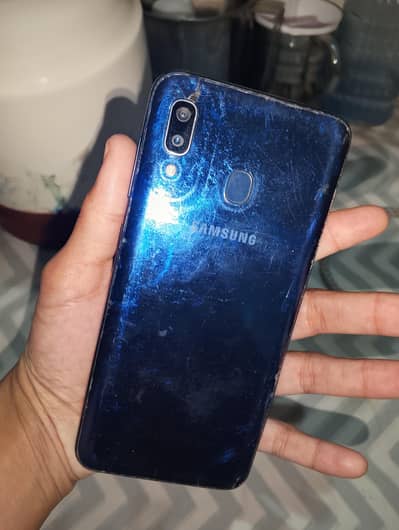 Samsung Galaxy A20  ,