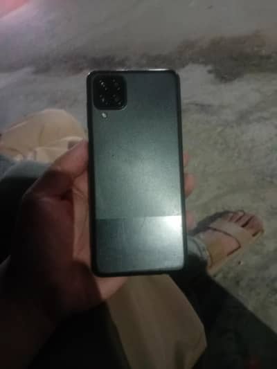 10/9 condition m acha phone ha just buy and use no fault