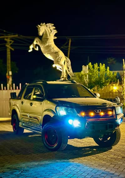 Toyota vigo champ GX full option