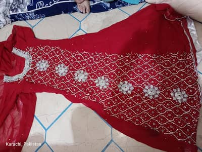 maxie red color only one time use kia hai bas