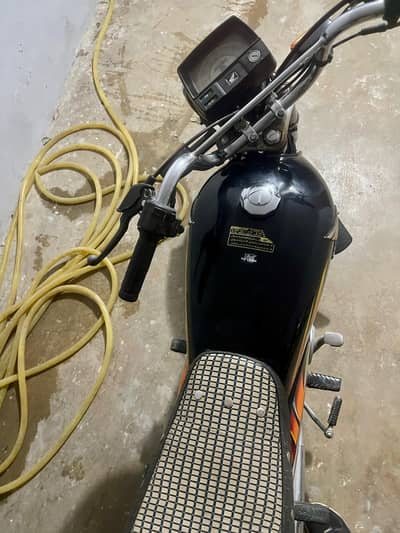 Honda CD70 2023 in immaculate condition