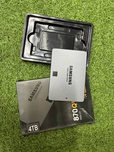 Samsung 4TB SSD (870QV0) Sata 2.5”