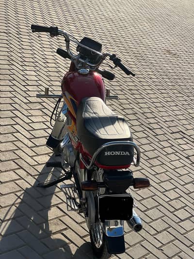 CD70 2025 MODEL LIKE NEW