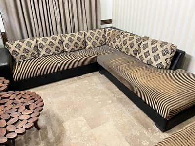 7 seater L shaped and sofa cumbed