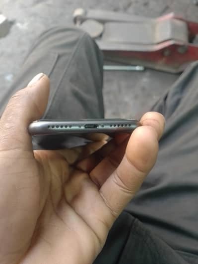 All ok 10 by 10 condition battery health 89 urgent sale