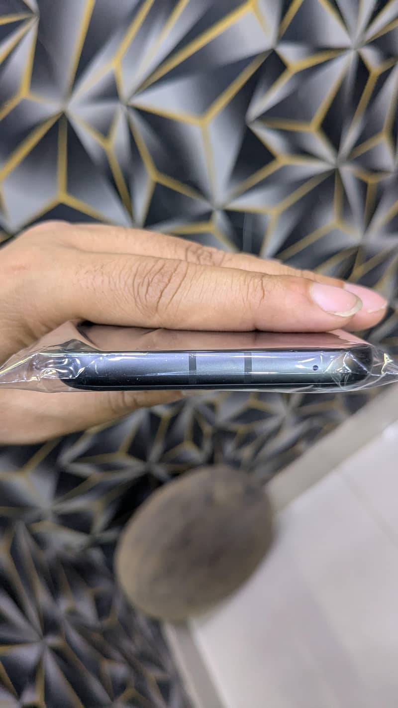 Google pixel 8a 10/10 condition 1