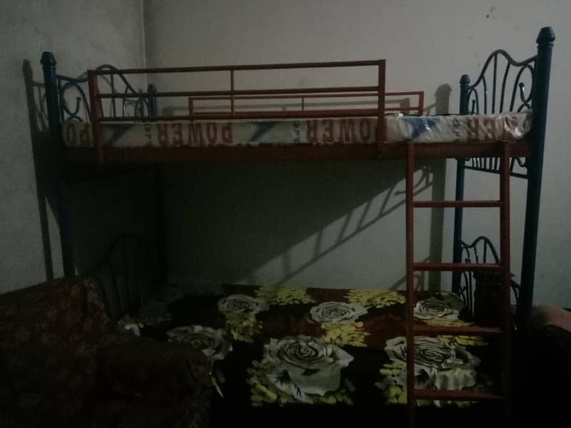 iron bed 0