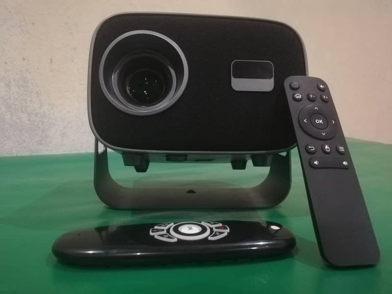 Android Led Multimedia Projector branded 0