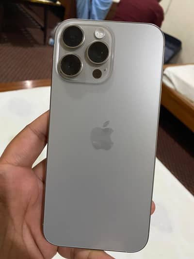 I'm selling my iphone 16 pro max official warranty