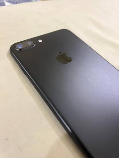 iphone 7 plus 128 gb Good condition.