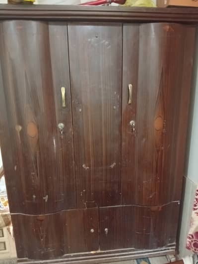 Safe Almari with Movable Wheels and Secure Locking System